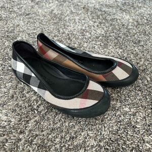 Burberry kids flats
